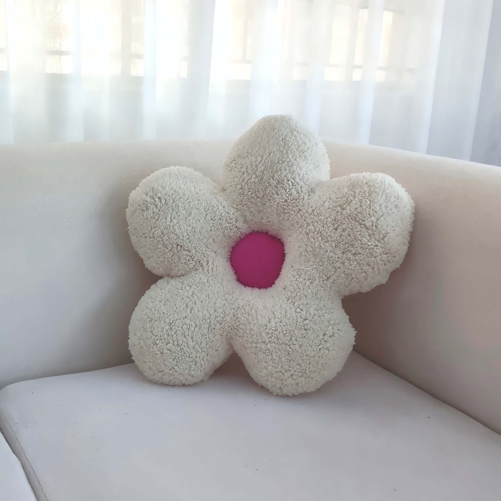 White Pink Daisy